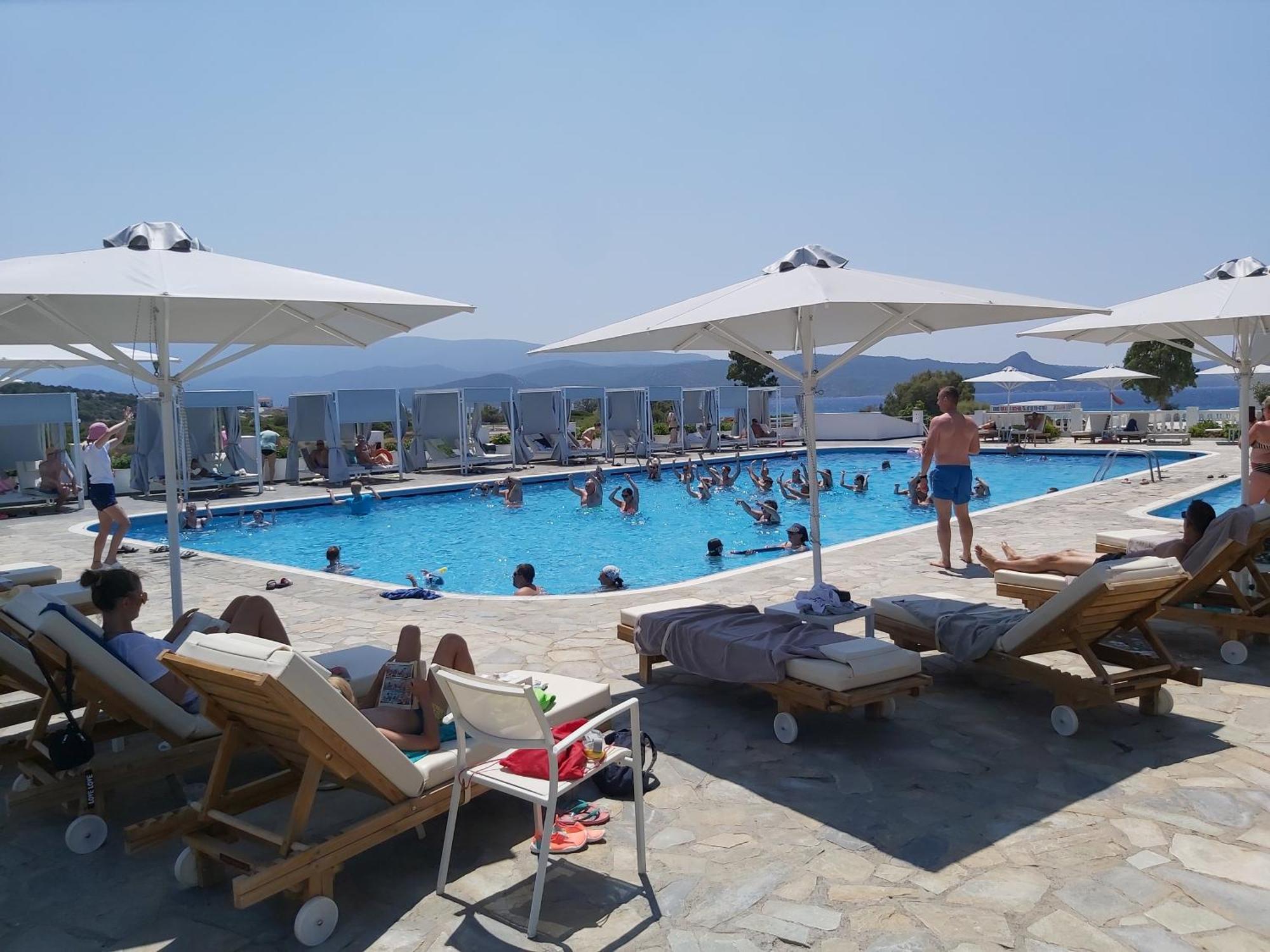 Sirenes Beach Resort Samos Town Exterior foto
