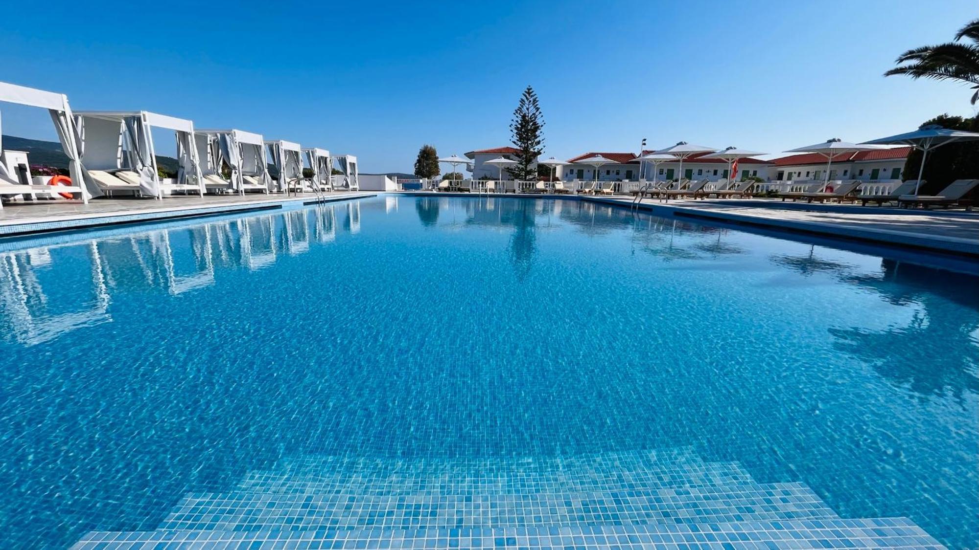 Sirenes Beach Resort Samos Town Exterior foto